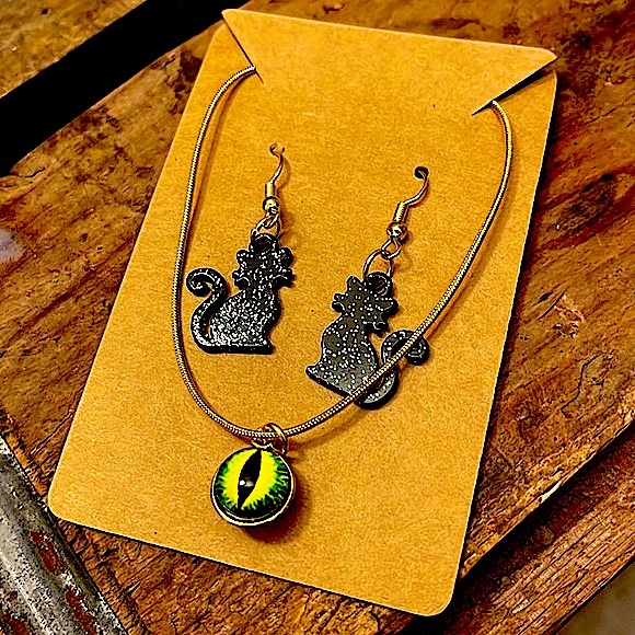 BOGO!! SET 🖤 Neon Dragons Eye Necklace & Black Glittery Kitty Earrings - Picture 1 of 4
